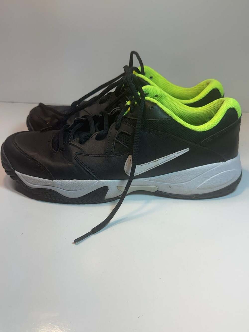 Nike Court Lite 2 Black Volt Neon Tennis Shoes Sneakers (size 9)